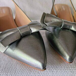 Susanny Silver Pointed-Toe Slingback Kitten Heels Sz11 NWT